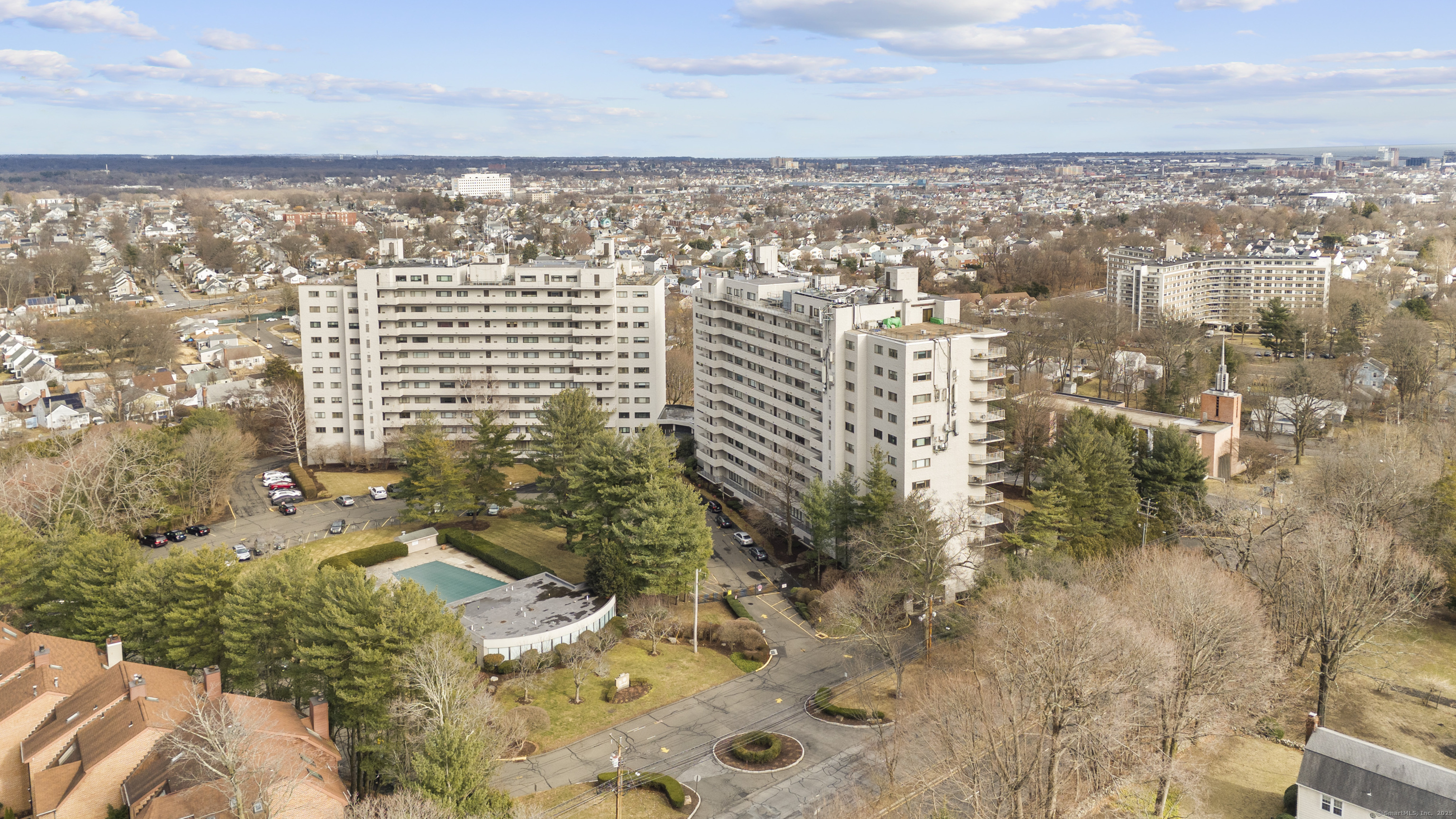 3200 Park Avenue 2B2