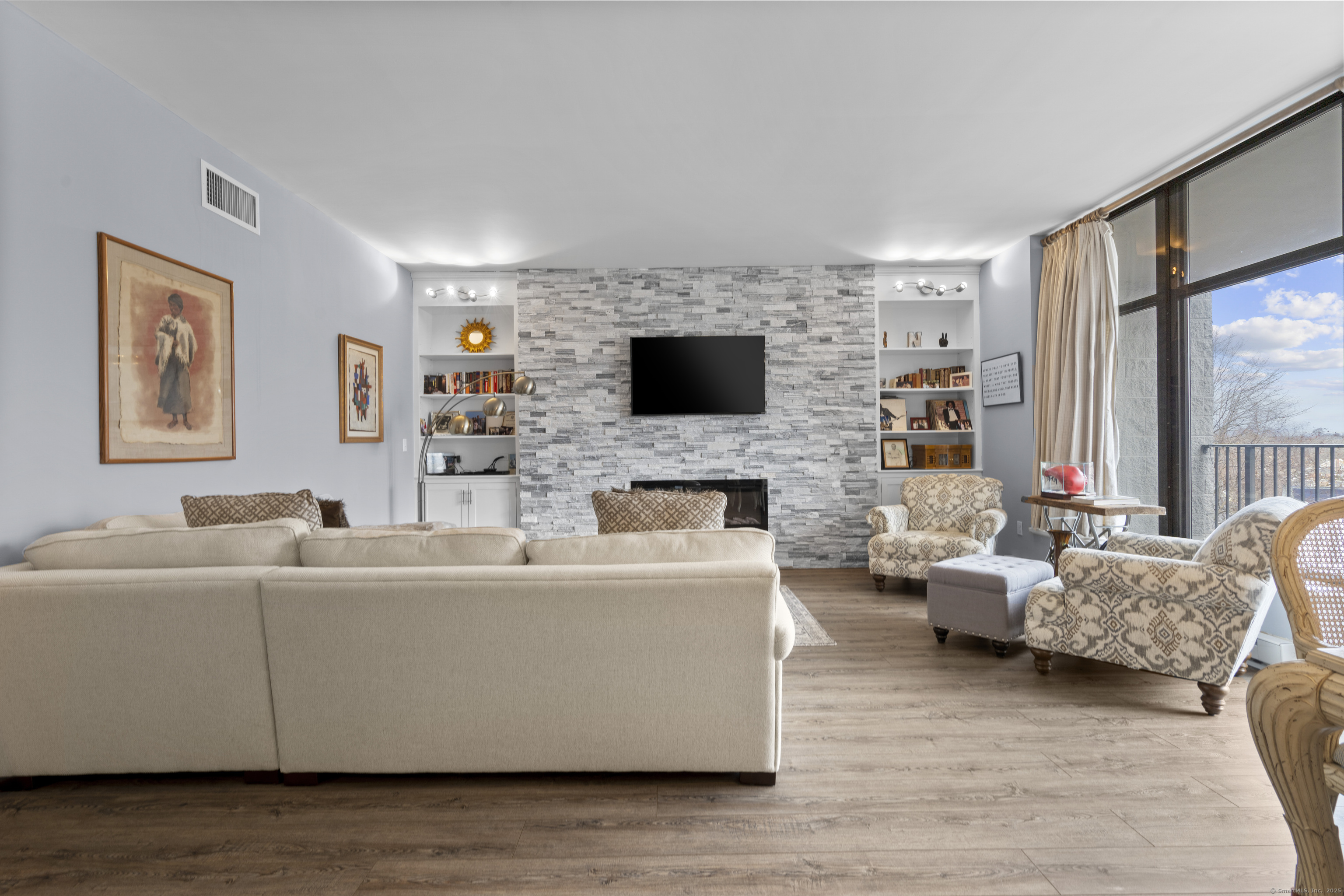 3200 Park Avenue 2B2
