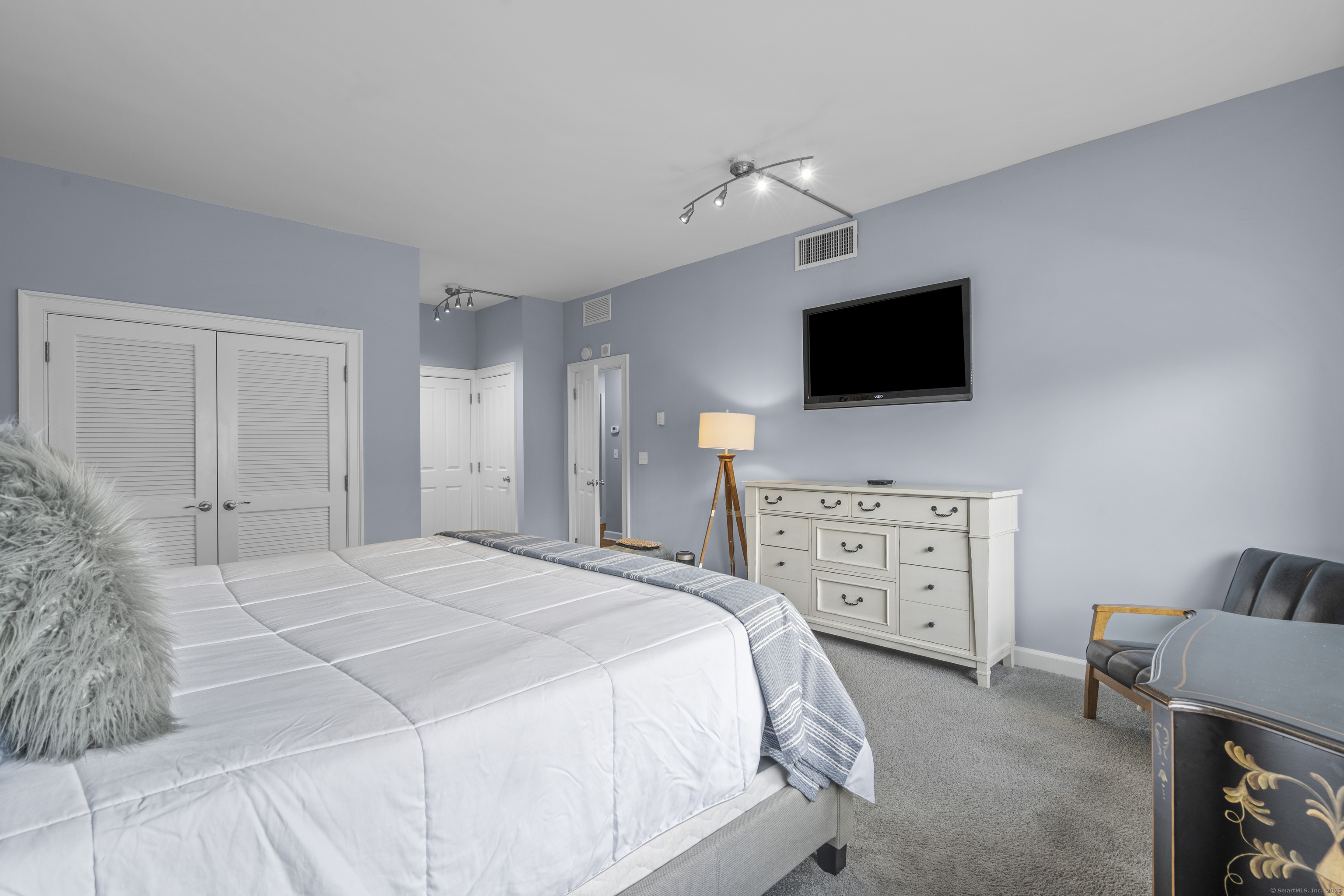 3200 Park Avenue 2B2