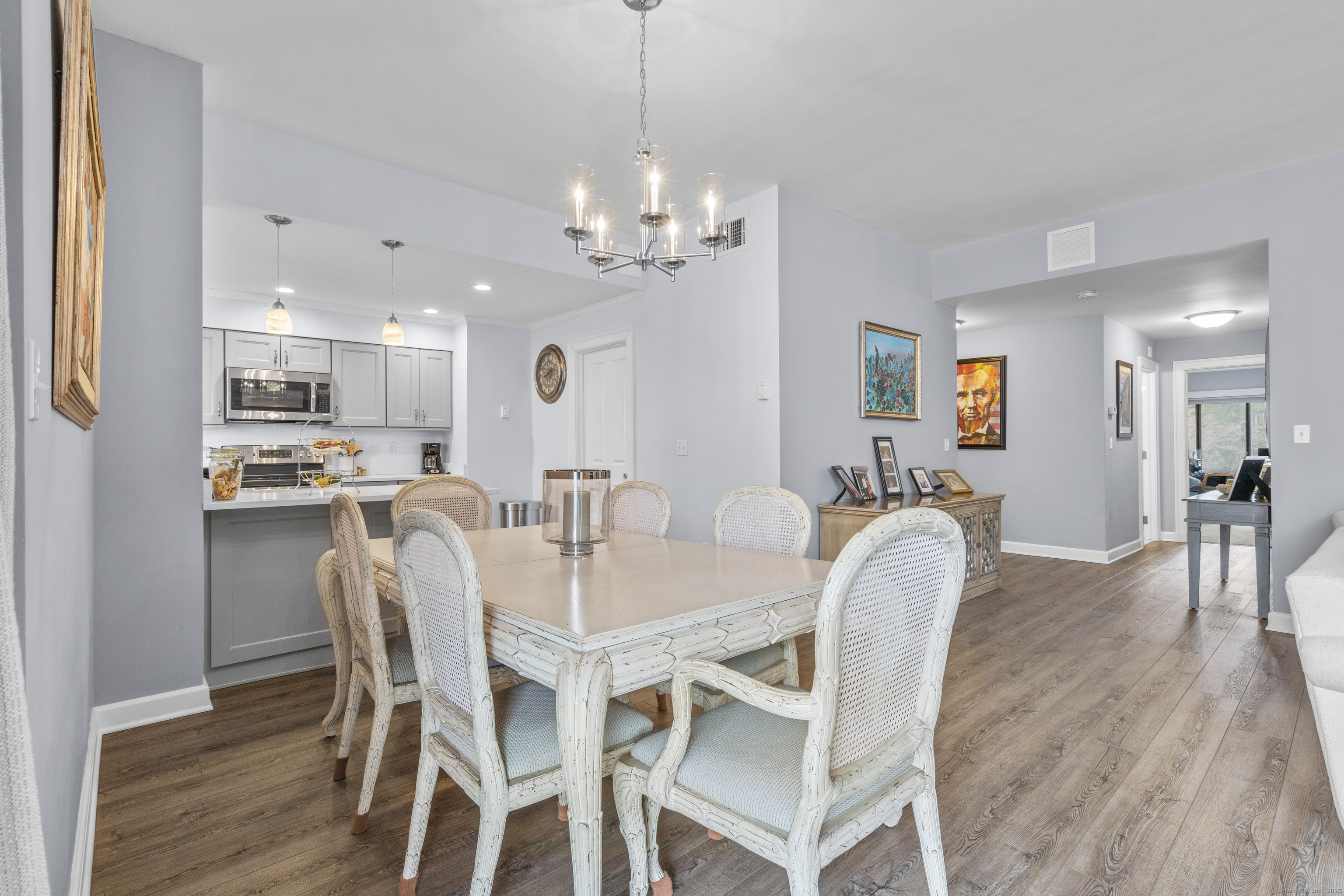 3200 Park Avenue 2B2