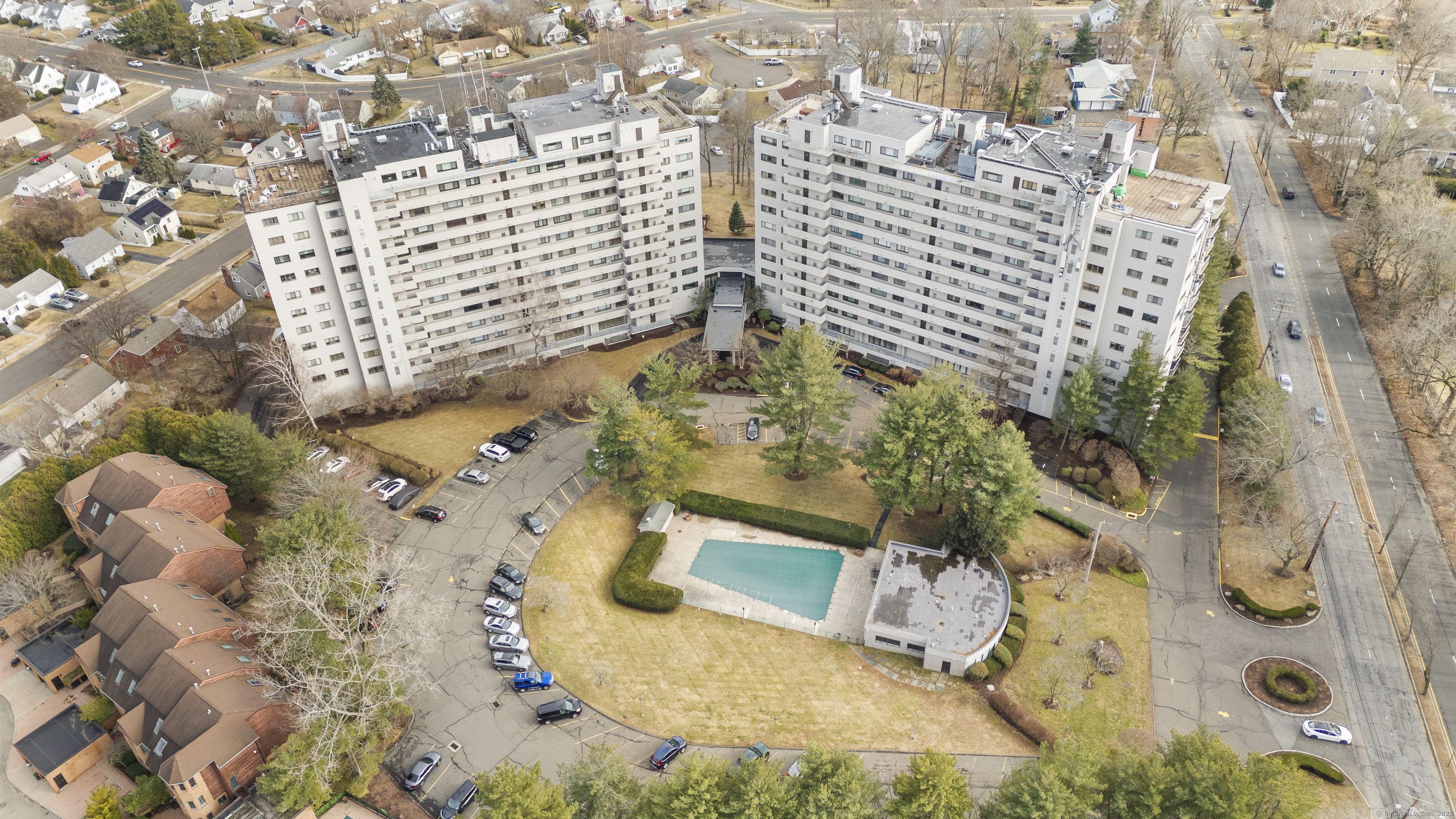 3200 Park Avenue 2B2