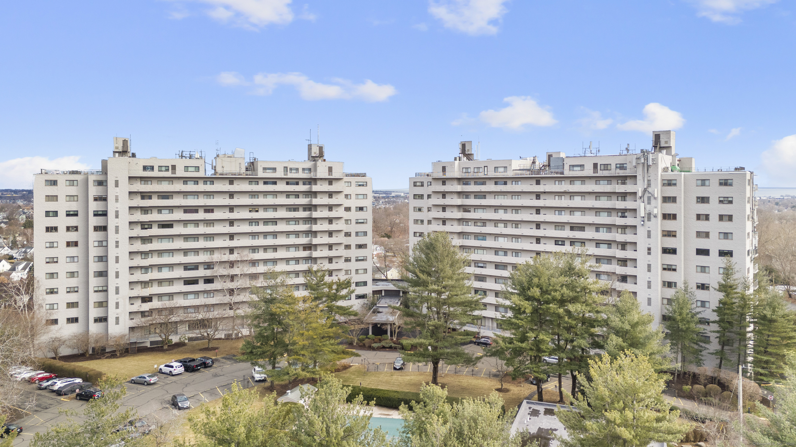 3200 Park Avenue 2B2