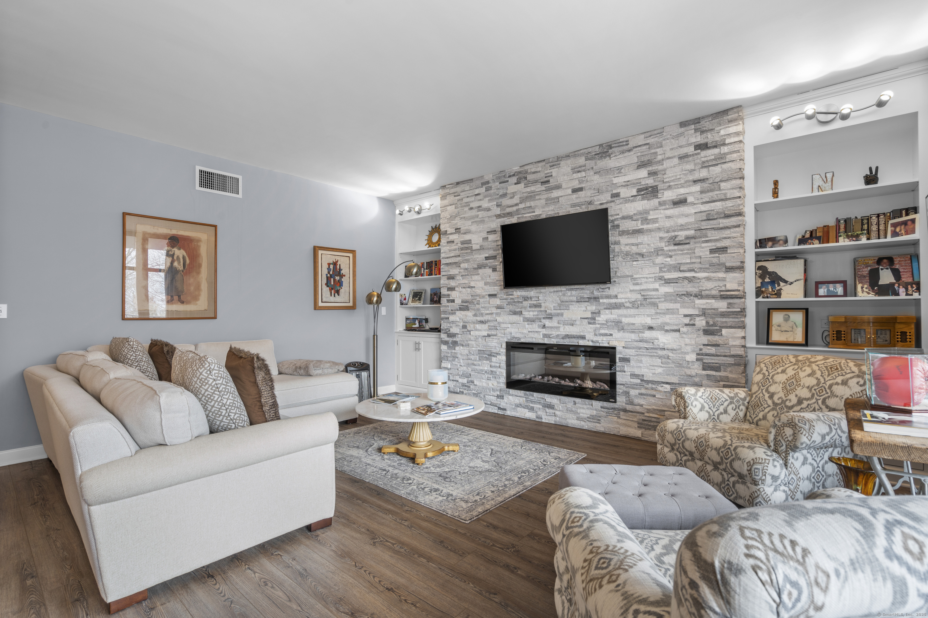 3200 Park Avenue 2B2