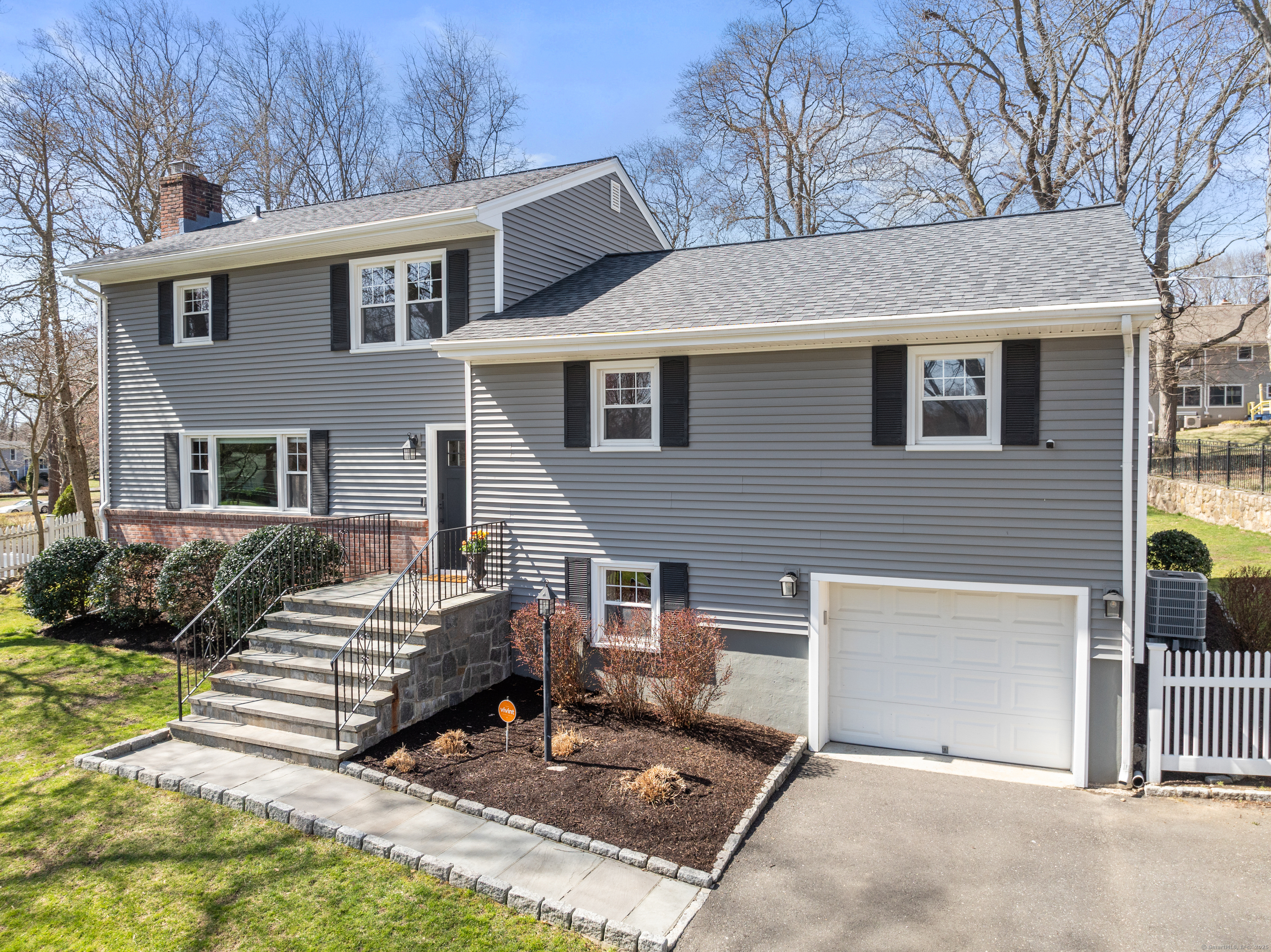 167 Ferncliff Road