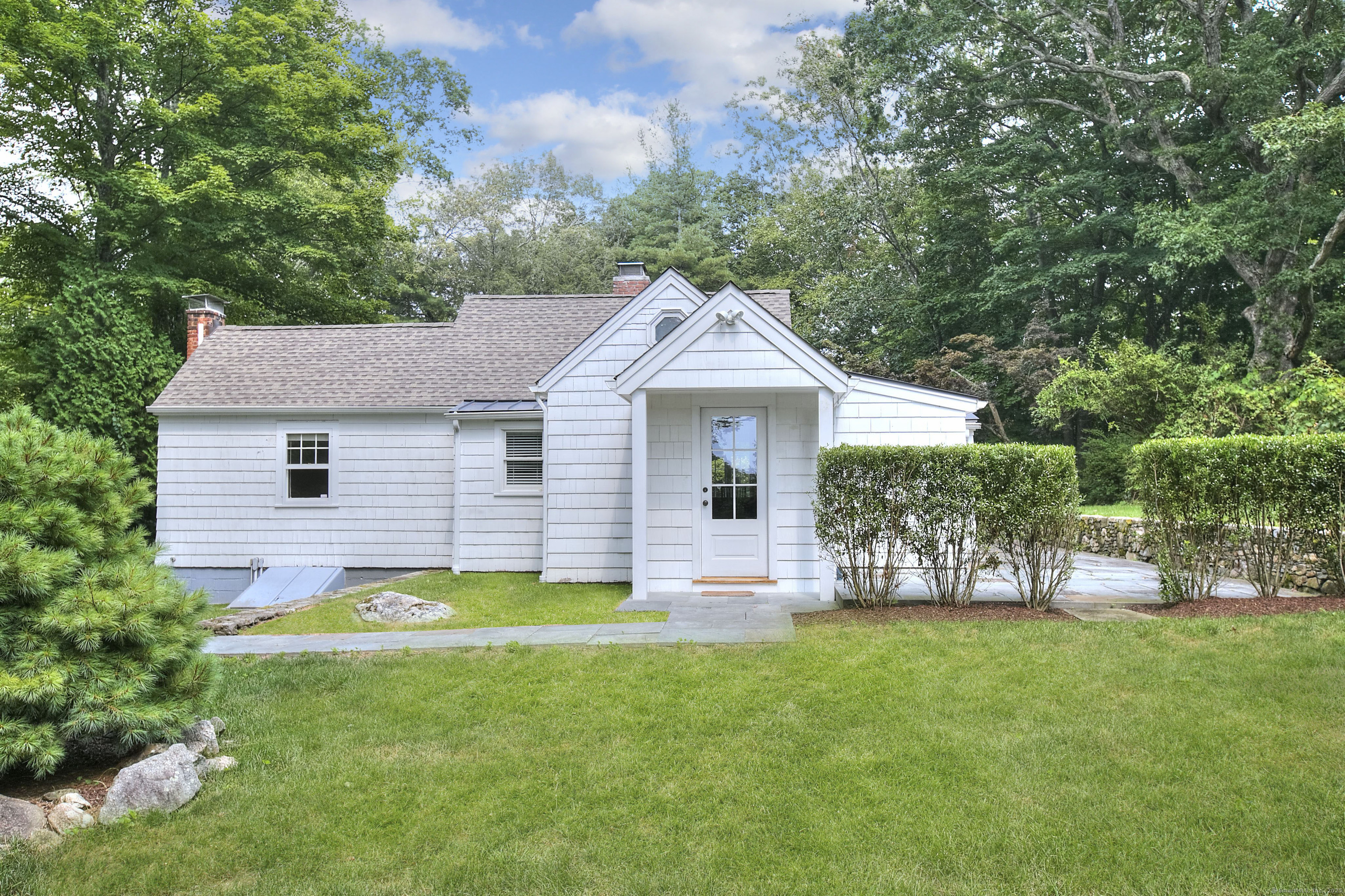 302 Westport Road