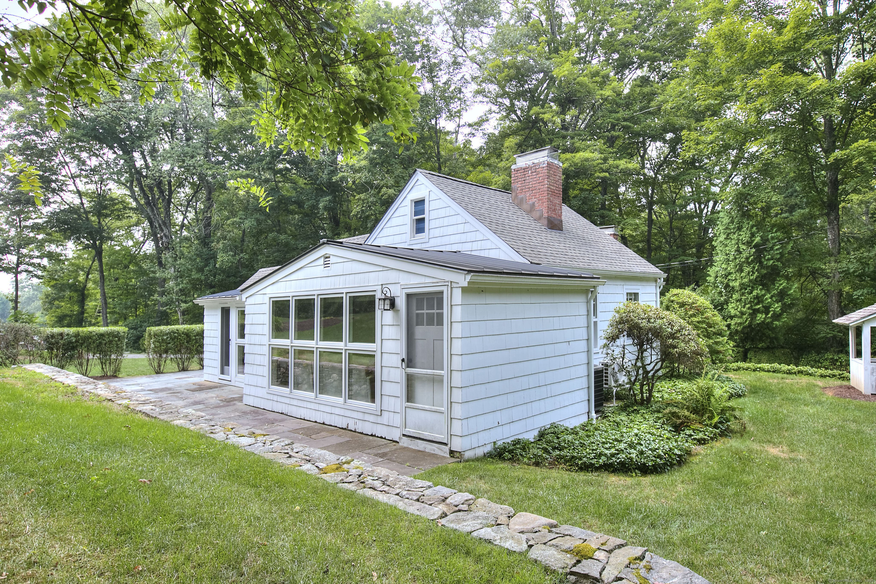 302 Westport Road