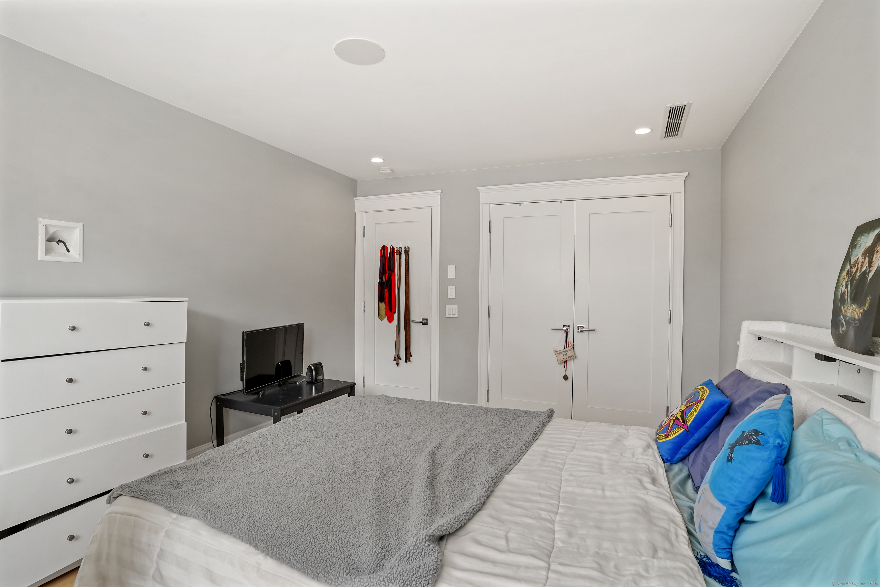 328 Brewster Street