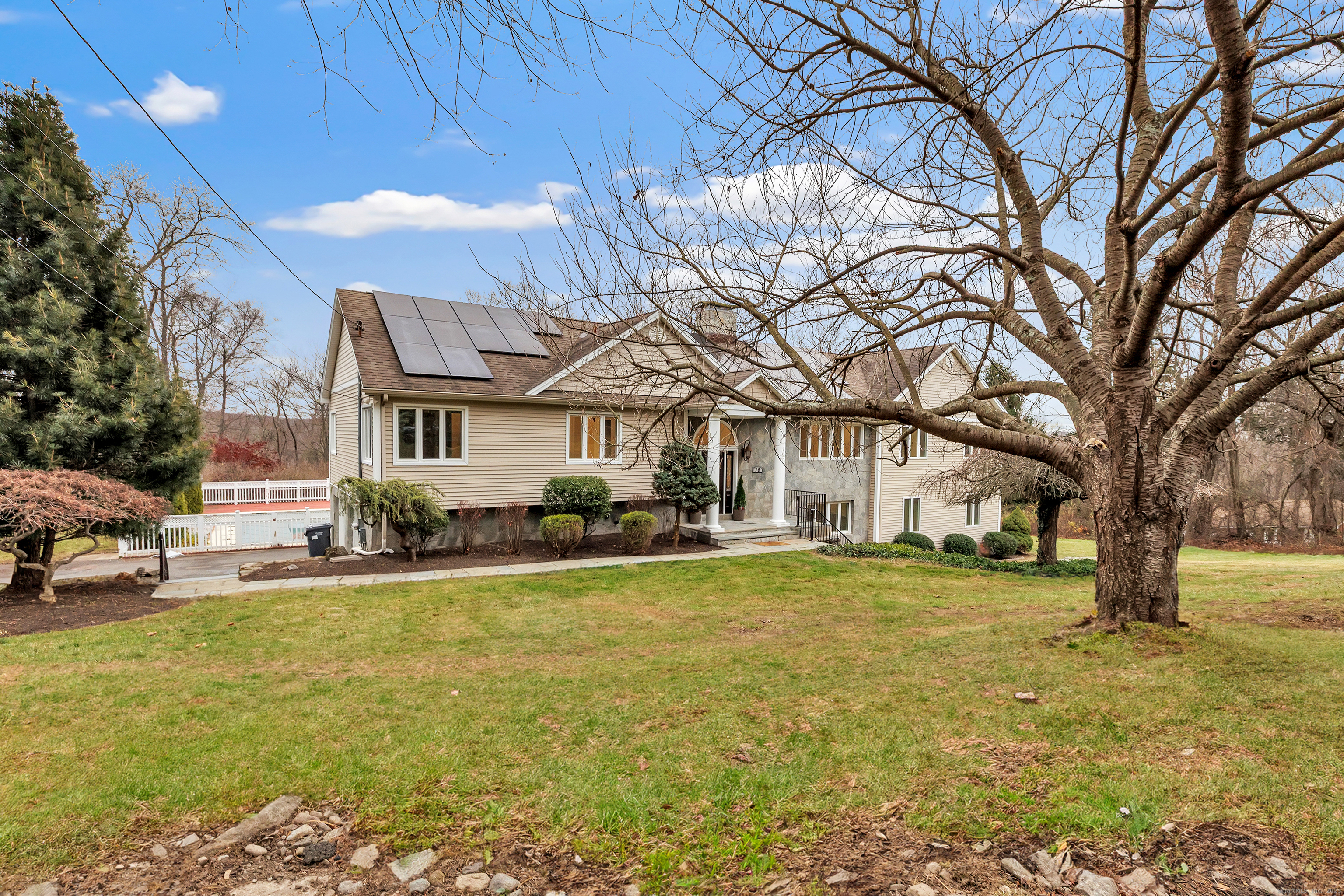28 Hillside Drive