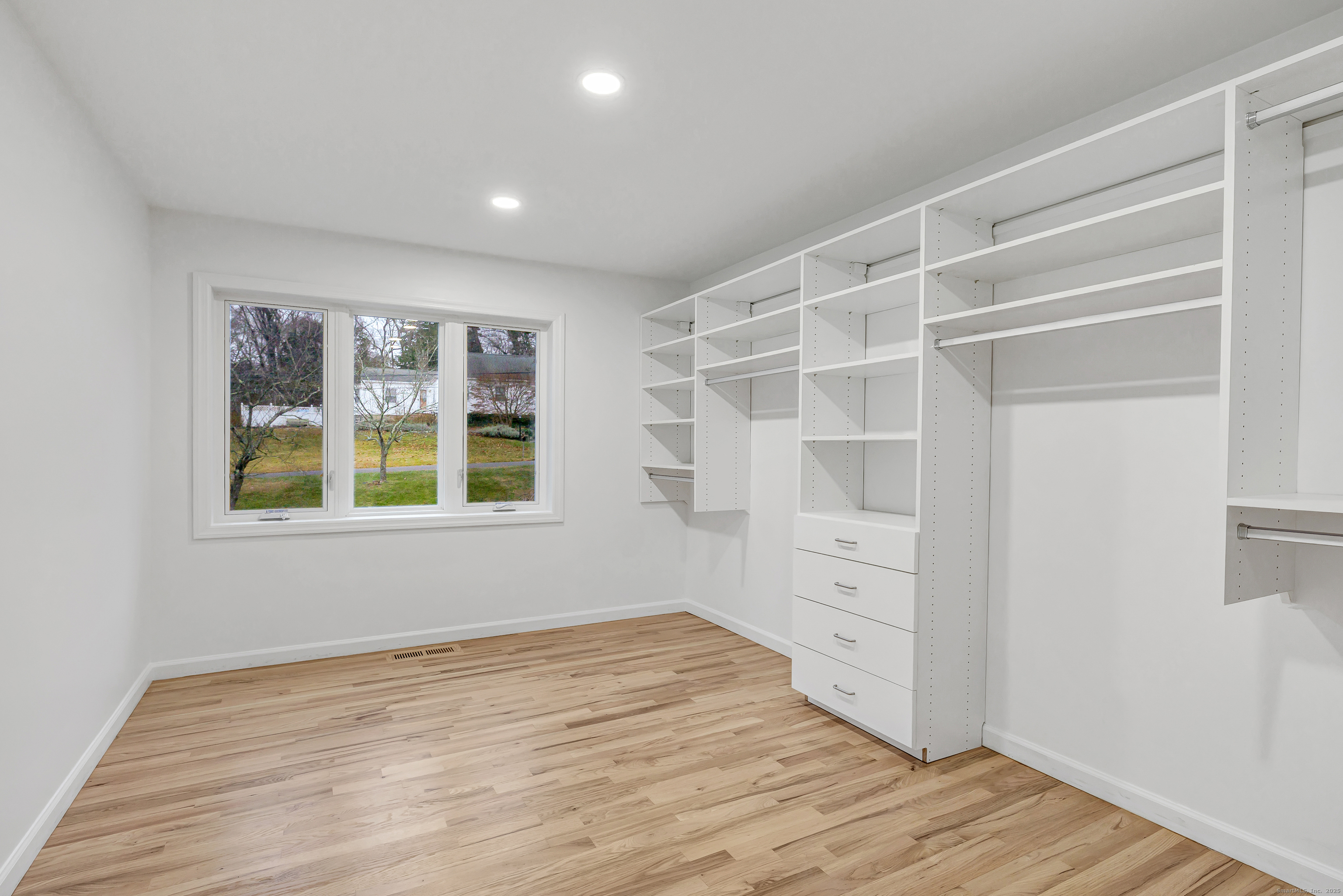 28 Hillside Drive