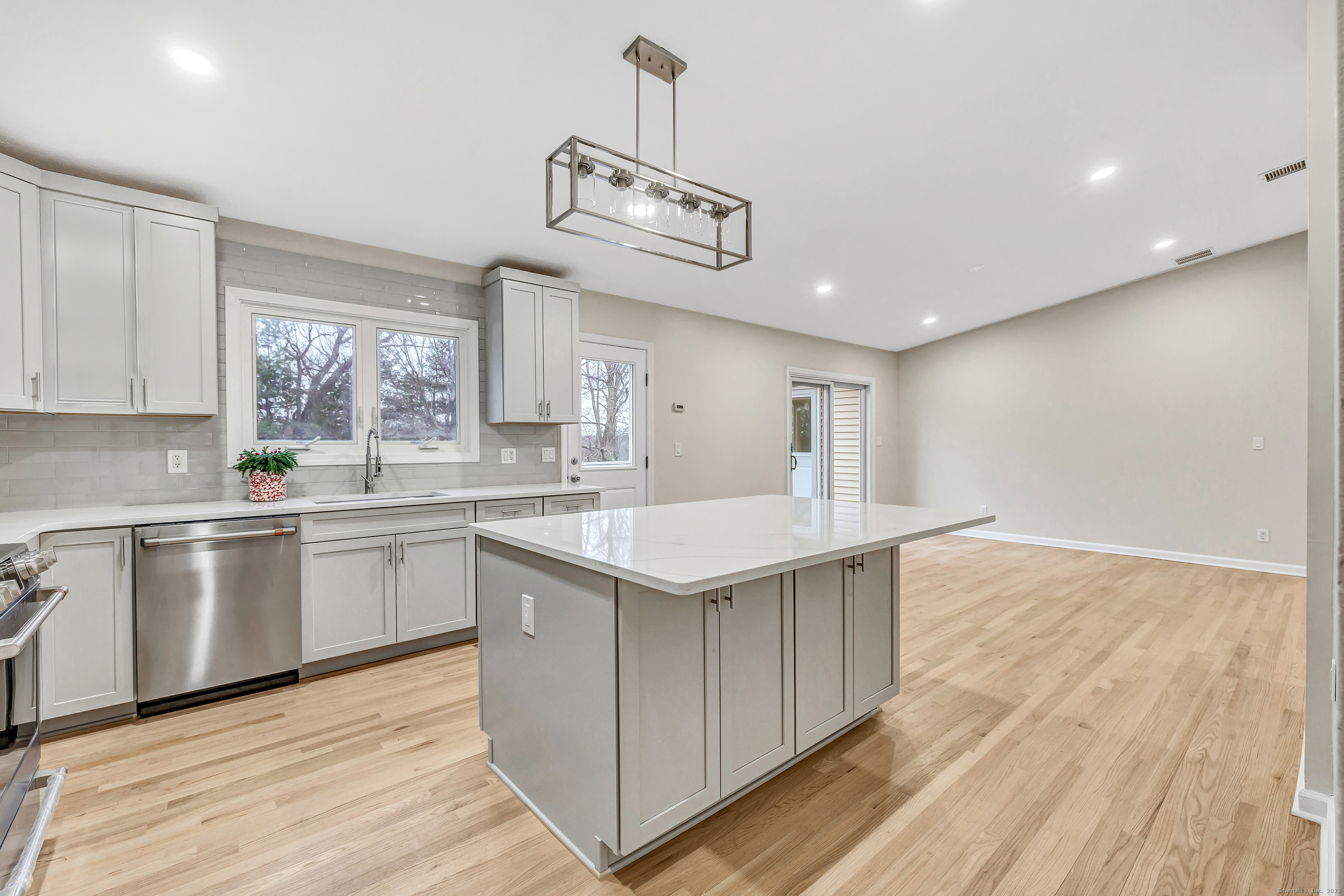 28 Hillside Drive