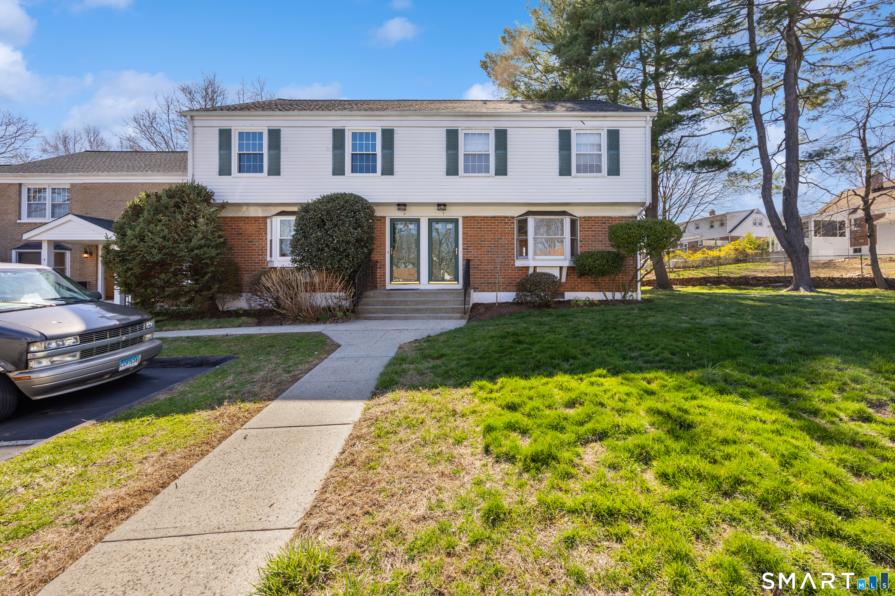 245 Sunnyridge Avenue Unit: 1