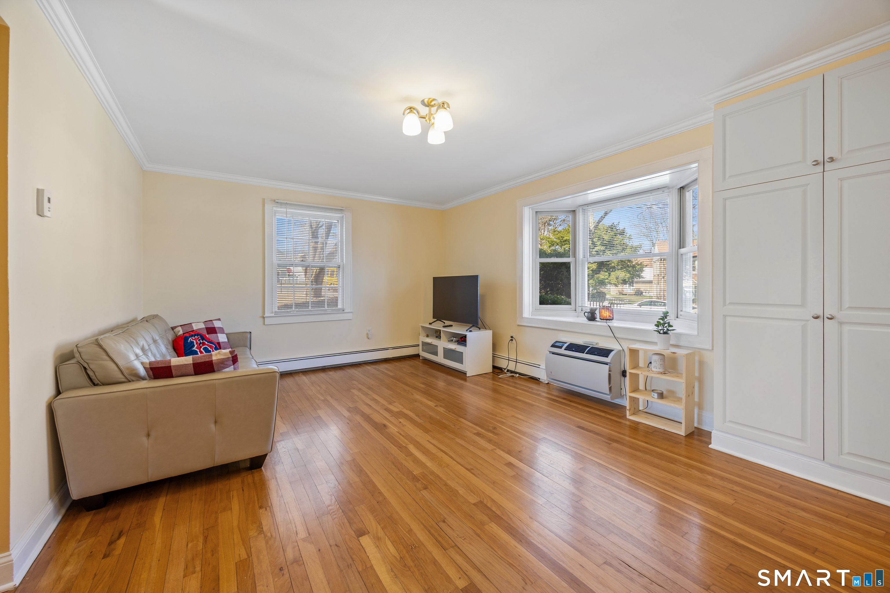 245 Sunnyridge Avenue Unit: 1