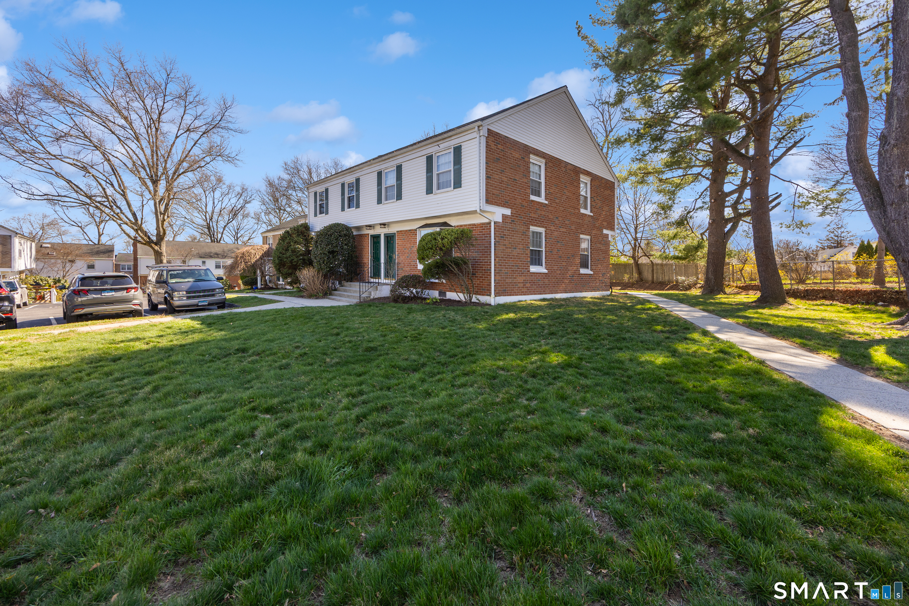 245 Sunnyridge Avenue Unit: 1