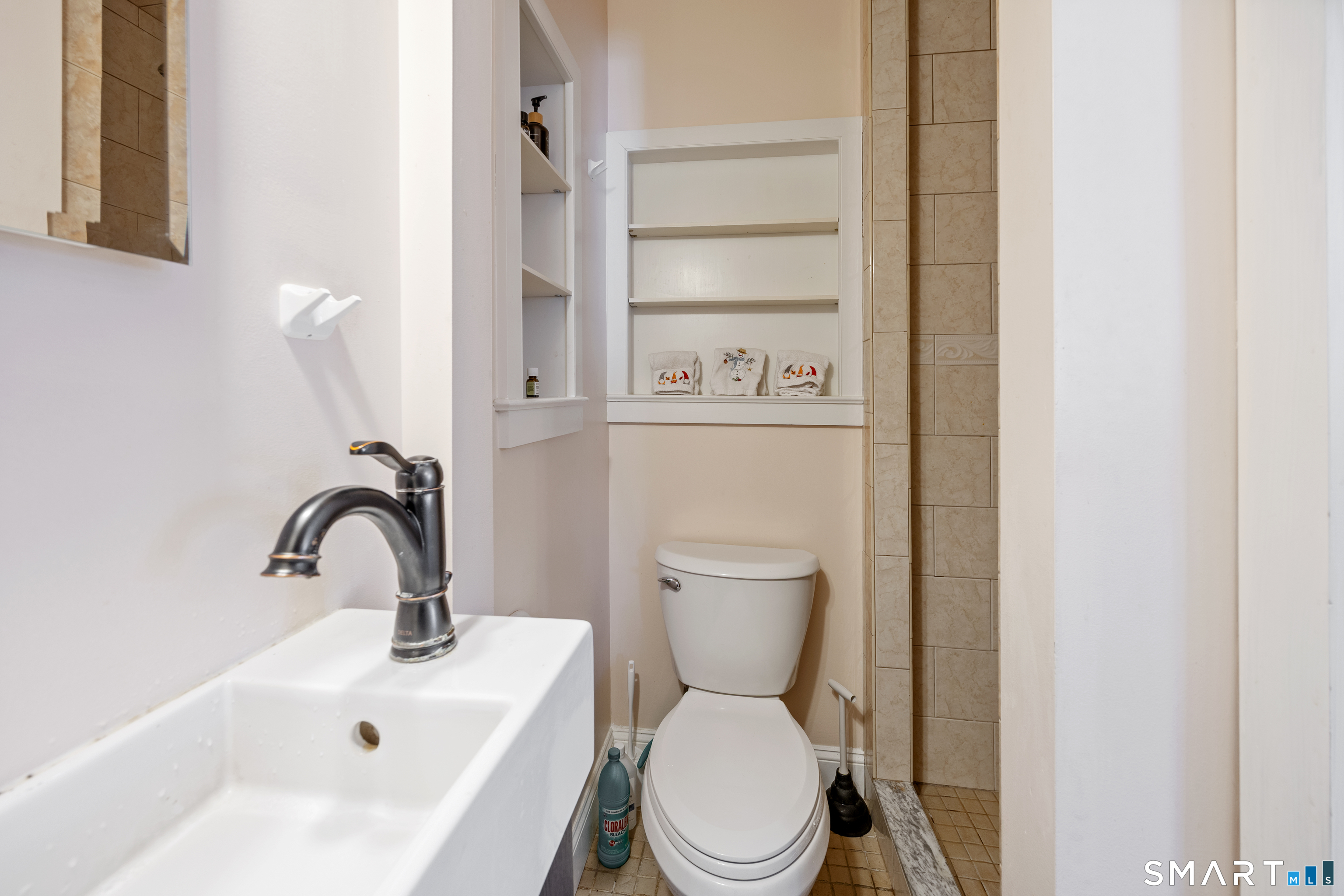 245 Sunnyridge Avenue Unit: 1
