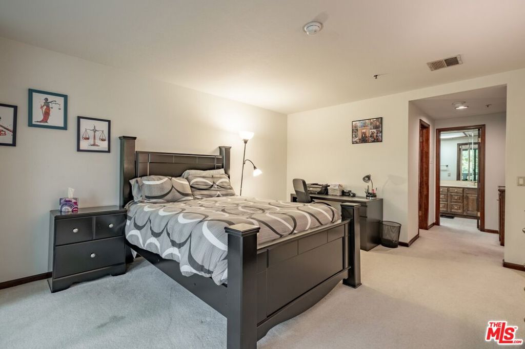 880 W 1st Street 415