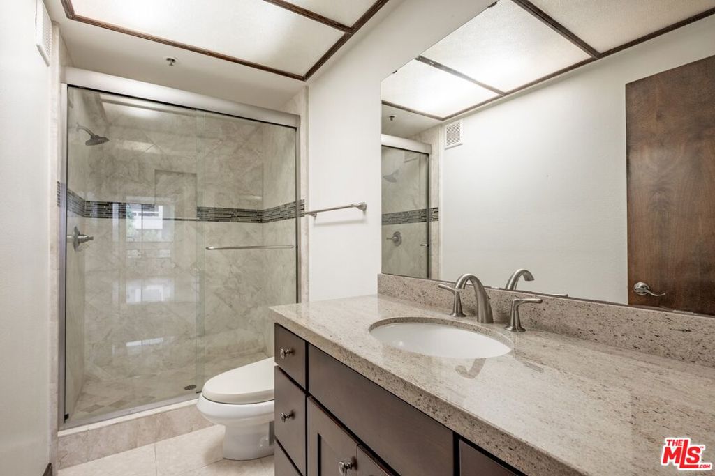 880 W 1st Street 415