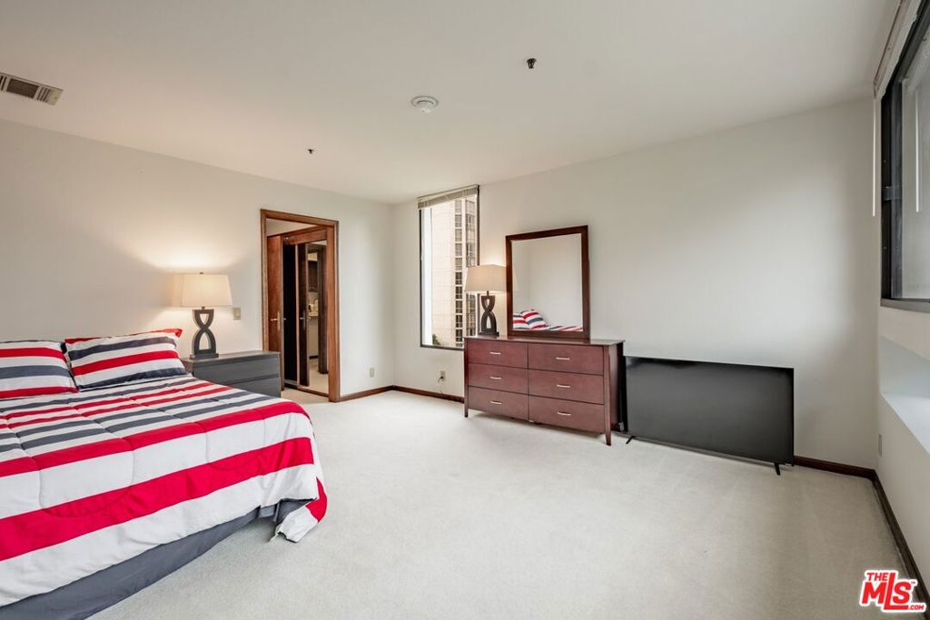 880 W 1st Street 415
