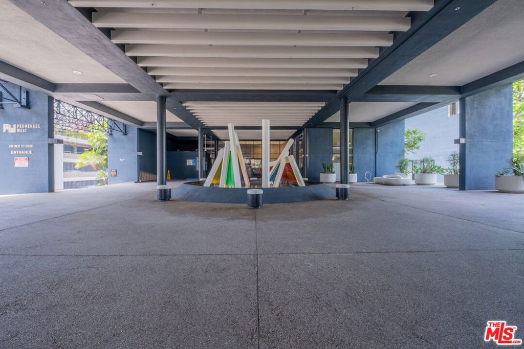 880 W 1st Street 415