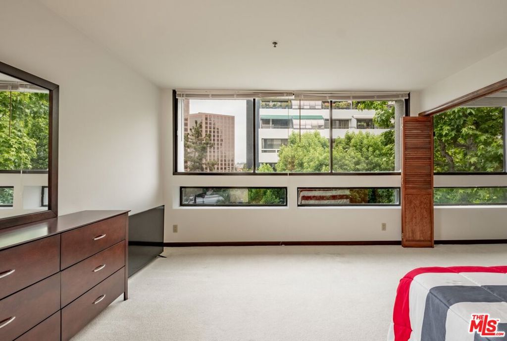 880 W 1st Street 415