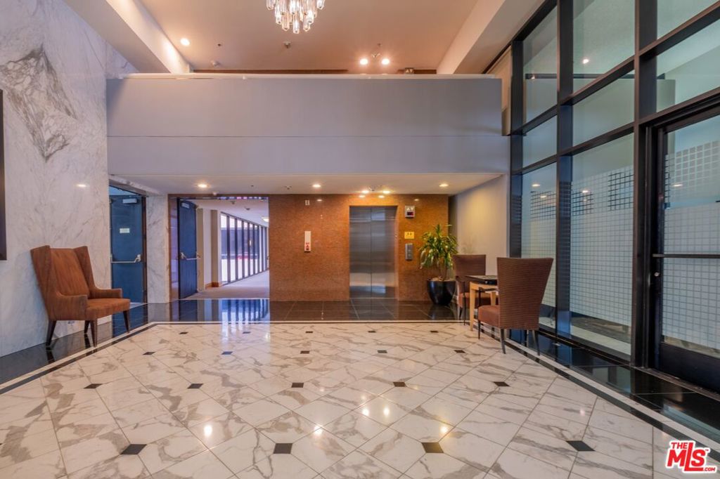 880 W 1st Street 415