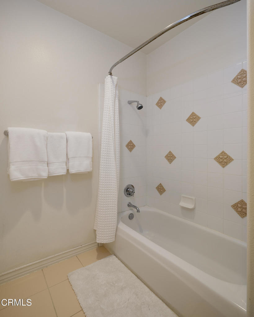 810 W Heritage Oak Court
