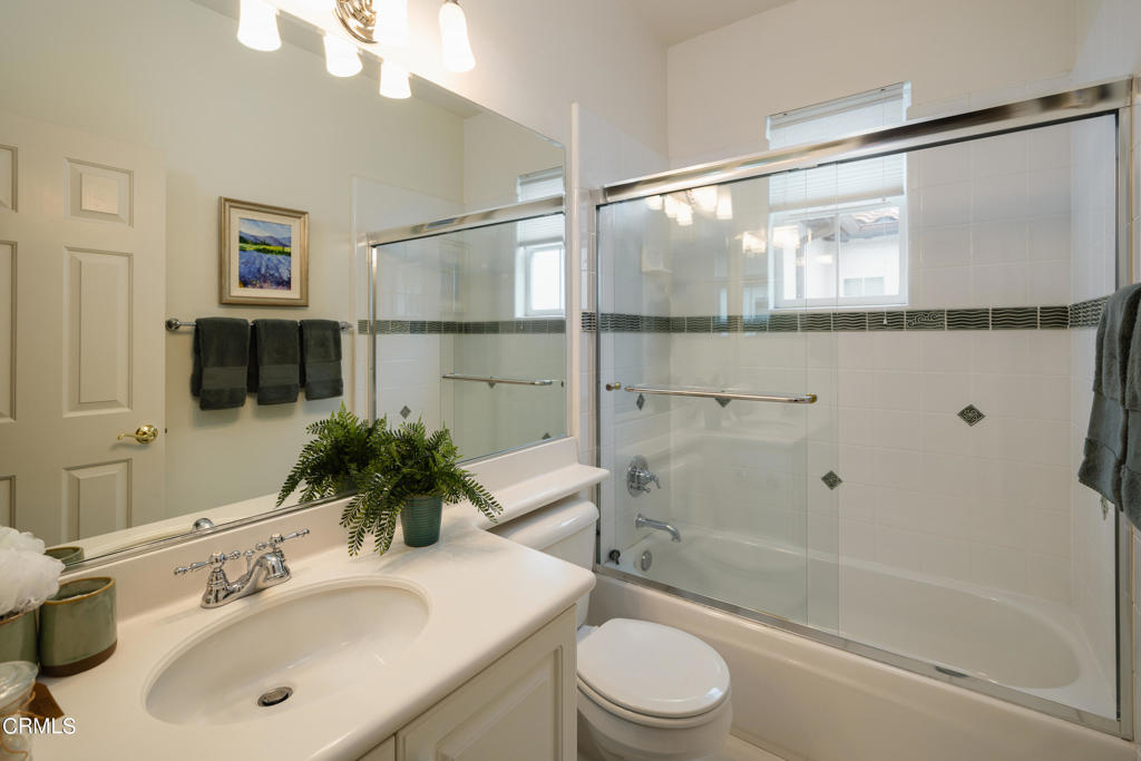 810 W Heritage Oak Court