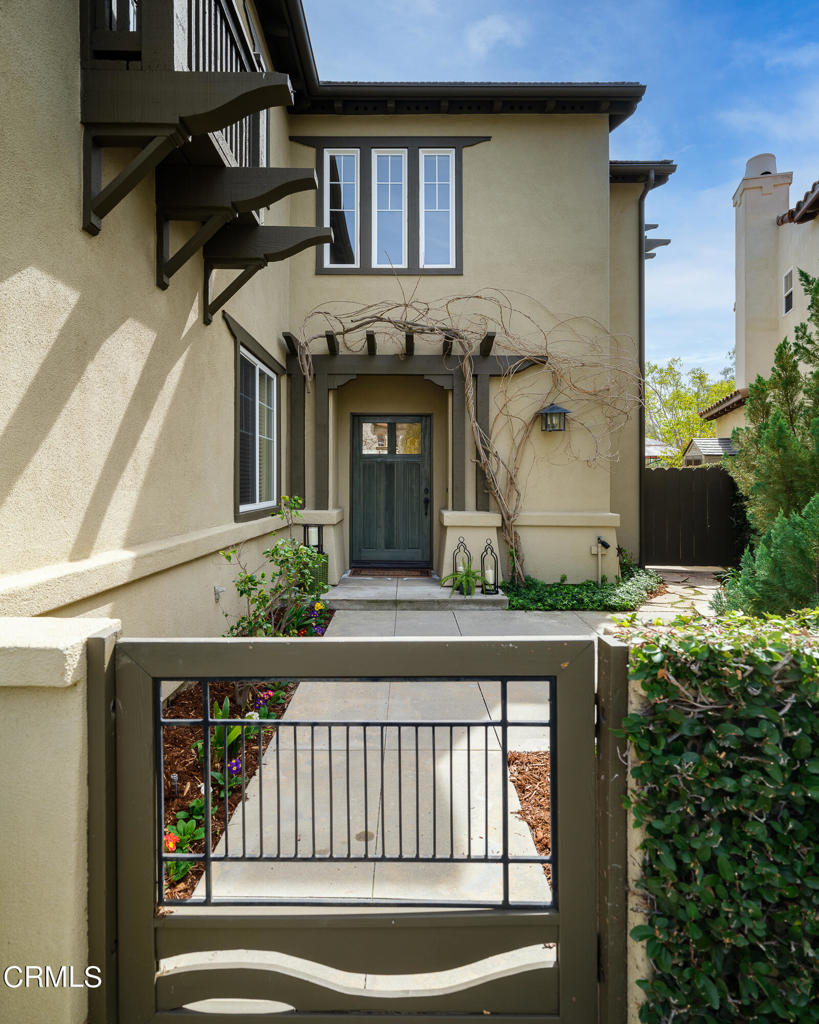 810 W Heritage Oak Court