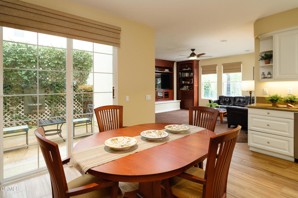 810 W Heritage Oak Court