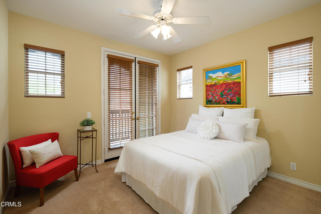 810 W Heritage Oak Court