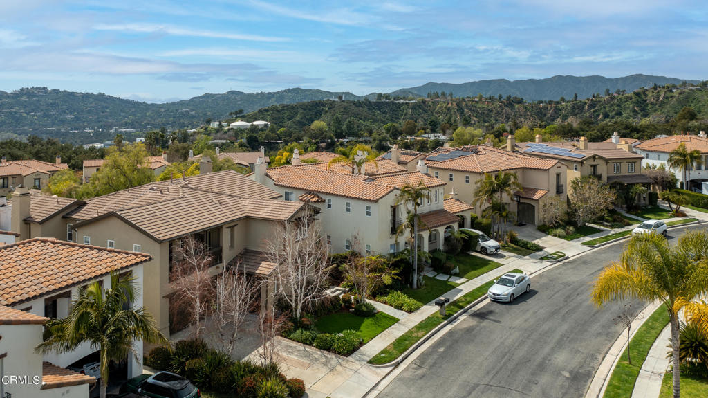 810 W Heritage Oak Court