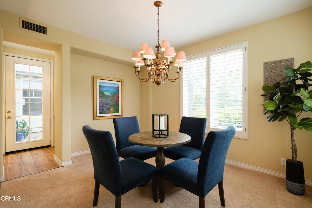 810 W Heritage Oak Court