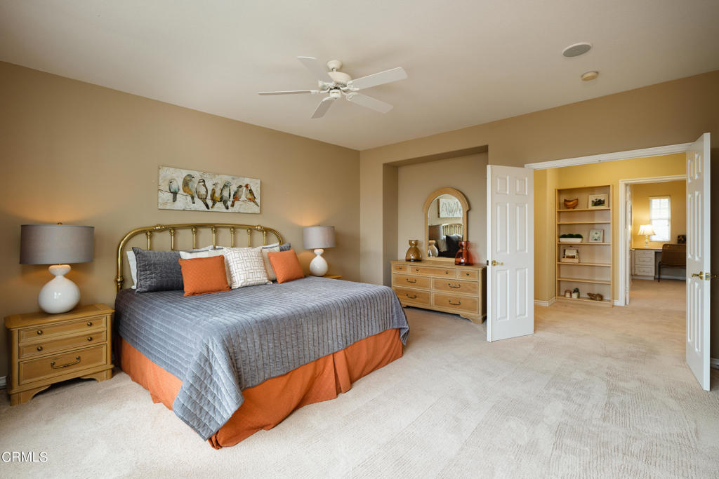 810 W Heritage Oak Court