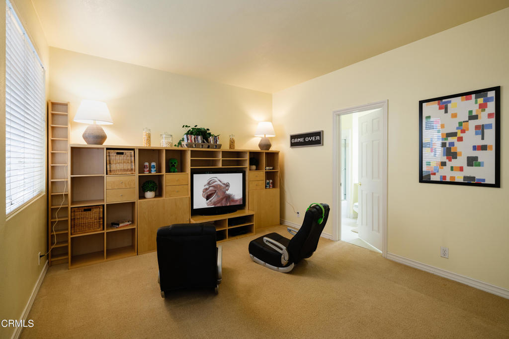 810 W Heritage Oak Court