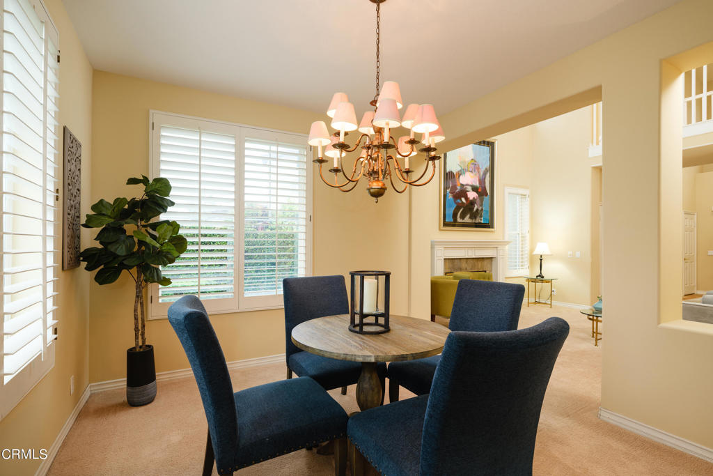 810 W Heritage Oak Court