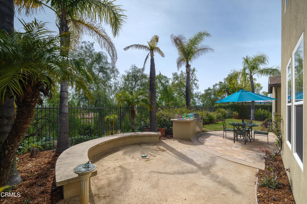 810 W Heritage Oak Court