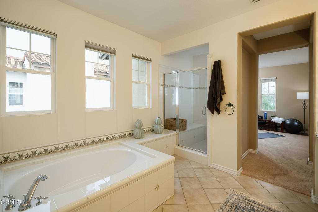 810 W Heritage Oak Court