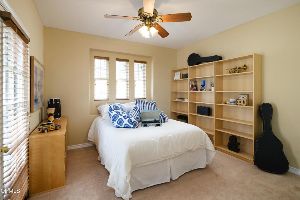 810 W Heritage Oak Court