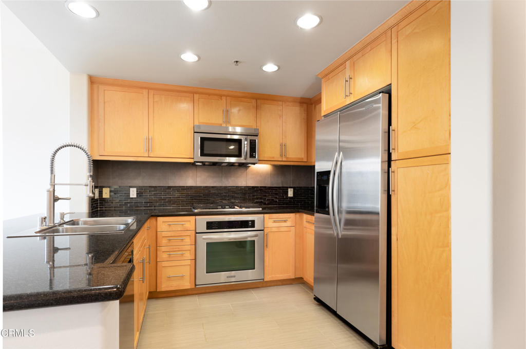 931 E E Walnut Street 304