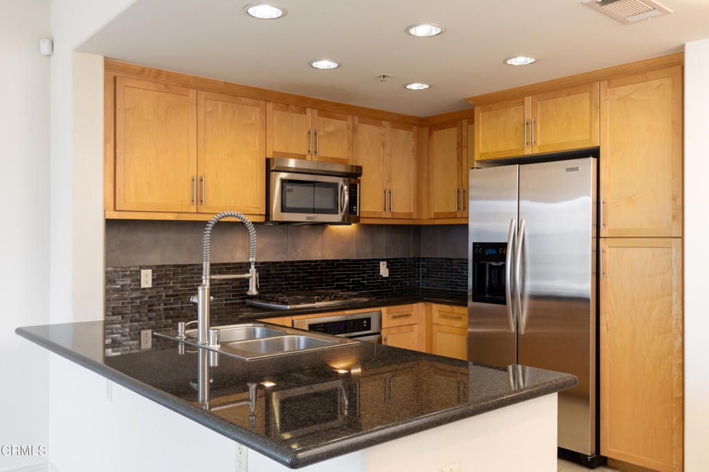 931 E E Walnut Street 304