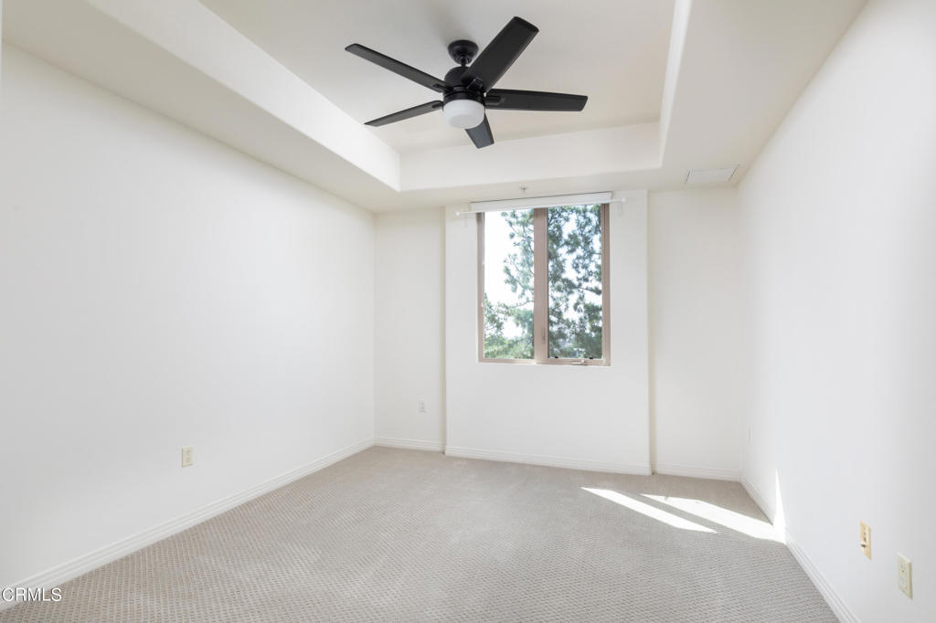 931 E E Walnut Street 304
