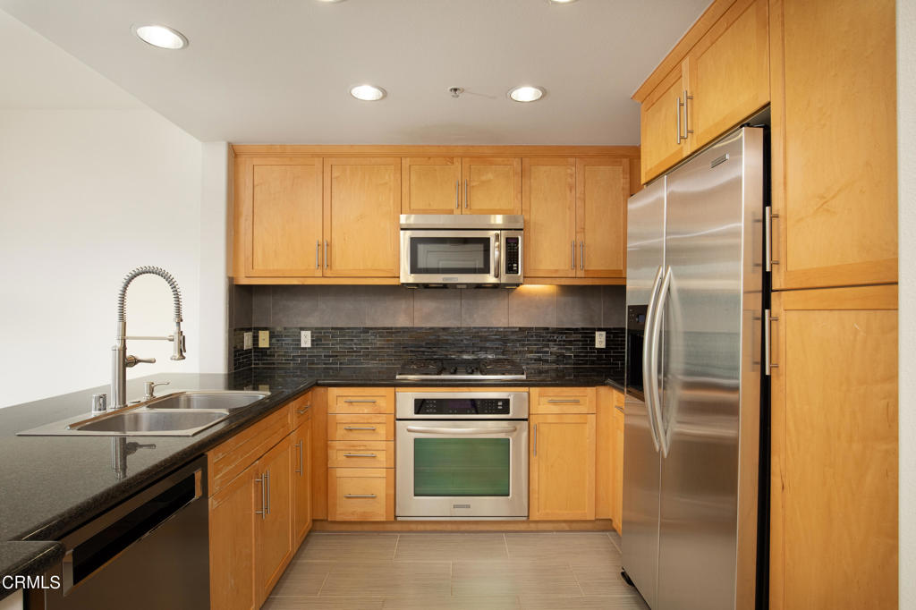 931 E E Walnut Street 304
