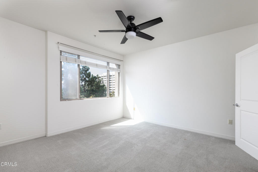931 E E Walnut Street 304