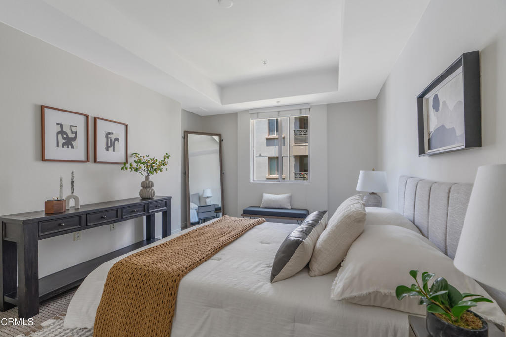 931 E Walnut Street 508