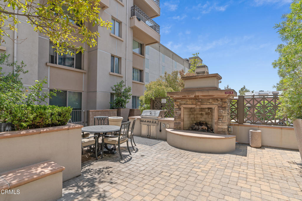 931 E Walnut Street 508
