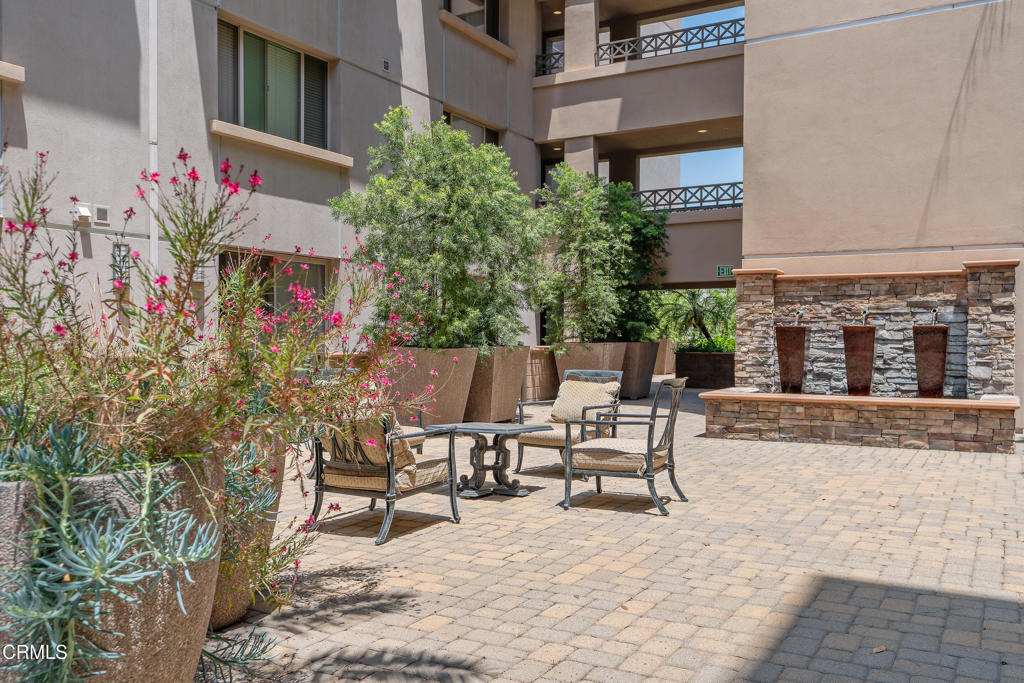 931 E Walnut Street 508