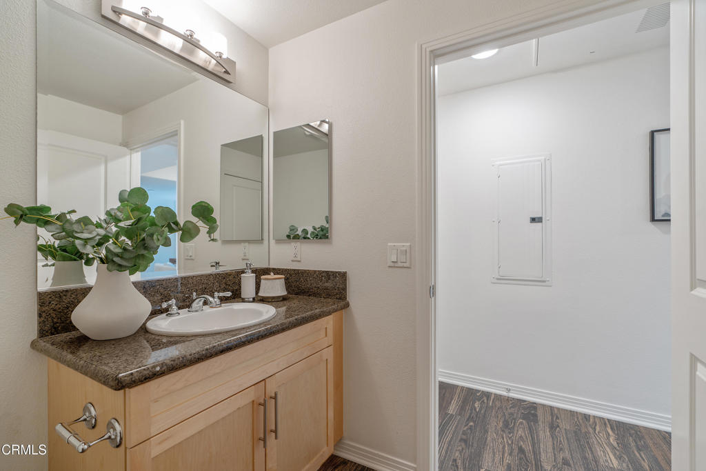 931 E Walnut Street 508