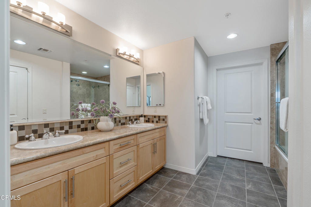 931 E Walnut Street 508