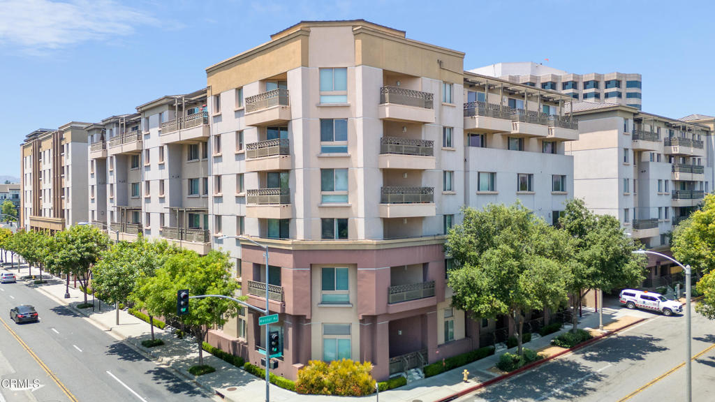 931 E Walnut Street 508