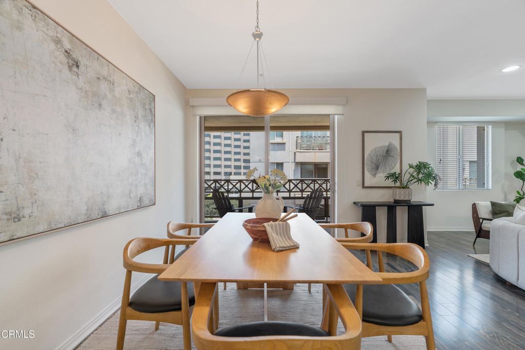931 E Walnut Street 508
