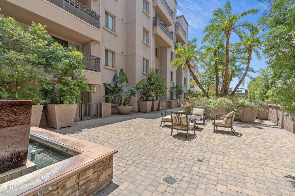 931 E Walnut Street 508